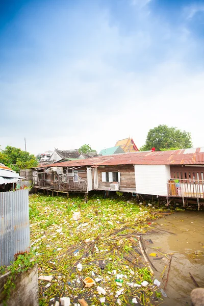 Pobre vida na Tailândia, casas pobres na Ásia — Fotografia de Stock