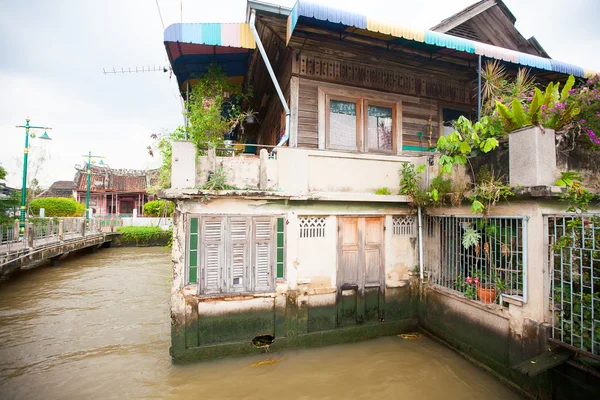 Asya Tayland, zavallı zavallı yaşam evleri — Stok fotoğraf