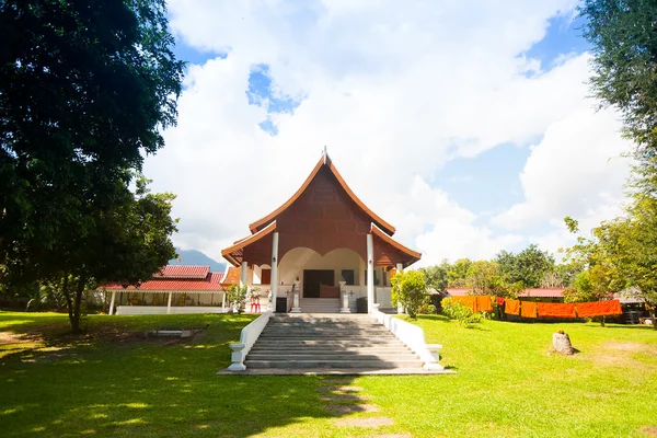 Templo en Tailandia cerca de Mae Hon Song — Foto de Stock