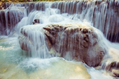 Laos derin orman kuangsi şelale