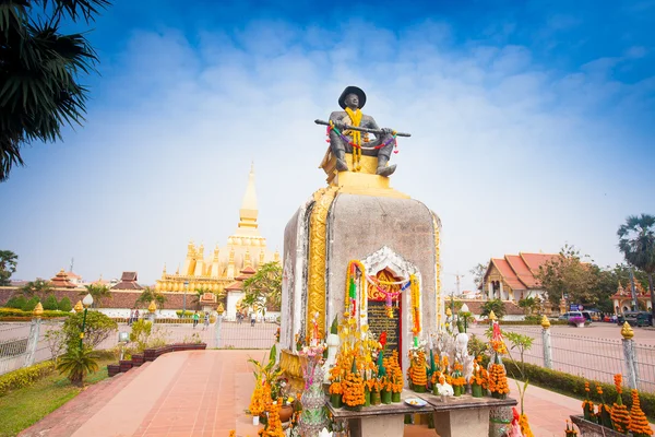 Pomnik króla chao anouvong, ostatniego monarchy lao k — Zdjęcie stockowe