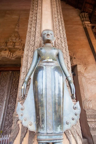 VIENTIANE, LAOS - FEB 2: Bronze Buddha statue at the Haw Phra Ka — Stock Photo, Image