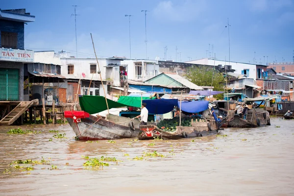 VIETNAM - JAN 28:  boats at  floating market on Jan 28, 2014.fam — Stock Photo, Image