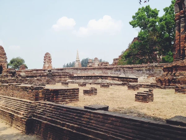 Tempio wat Mahathat nel parco storico di Ayutthaya — Foto Stock