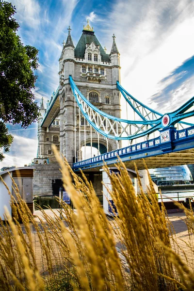Bekijken op london bridge — Stockfoto