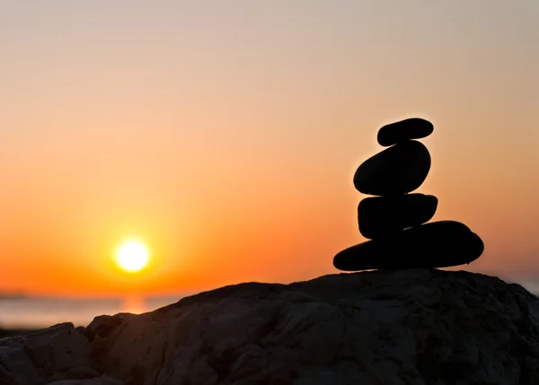 Balanced rocks at sunrise — Stock Photo, Image