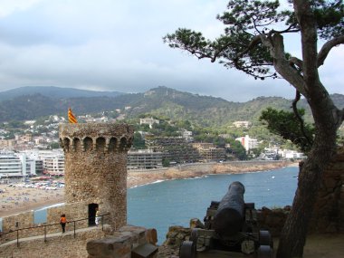 denize görünümünden eski kale tossa de mar, İspanya