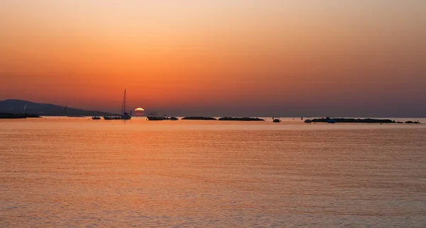 Схід сонця на морі — стокове фото