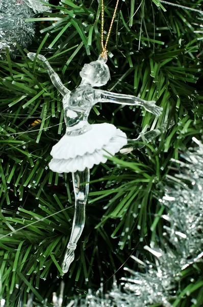 Árbol de navidad con juguete de bailarina — Foto de Stock