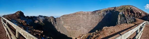 Kratern av vulkanen vesuvio — Stockfoto