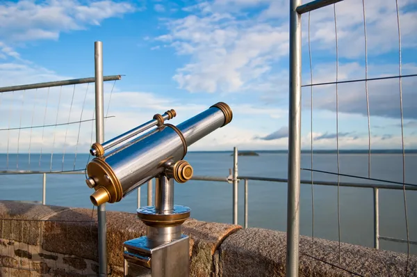 Telescope on view point on Mont Saint-Michel, France — Stock Photo, Image