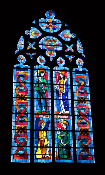 Witraże w katedrze Fougères — Zdjęcie stockowe
