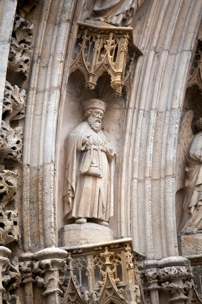 Stone carving of entrance Église St-Pierre, Bordeaux, France — Stok fotoğraf