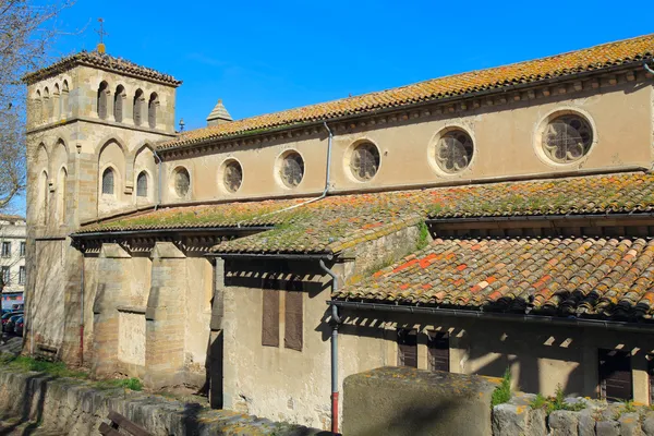 Old basilica near west entrance in Carcassonne, France — Stock Photo, Image