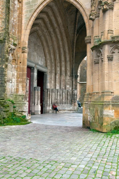 Entrance of Cathédrale Sainte-Marie de Bayonne, France — Stock fotografie