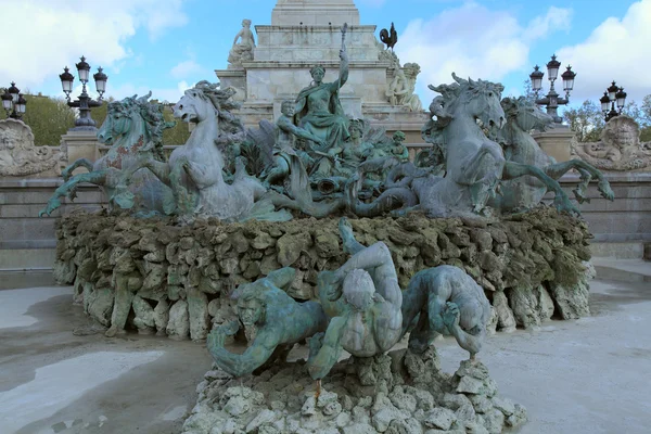 Çeşme grubundan colonnes des girondins, bordeaux, Fransa — Stok fotoğraf