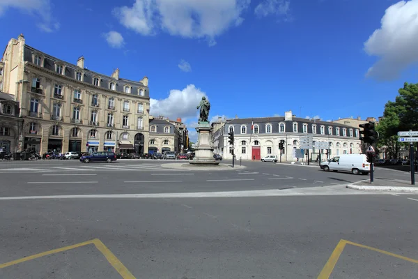 Статуя Маркіза де Tourny на місці Tourny, Бордо, Франція — стокове фото
