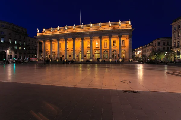 Veduta notturna del Grand Theater Bordeaux (1780, progettato da Victor — Foto Stock