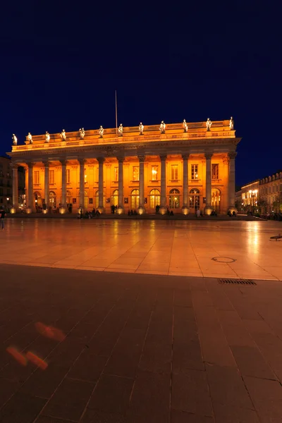Veduta notturna del Grand Theater Bordeaux (1780, progettato da Victor — Foto Stock