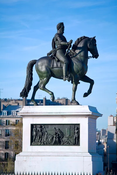 Heykeli henri IV, paris, Fransa — Stok fotoğraf