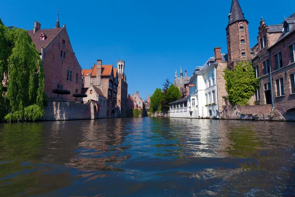 Rosenhoedkaai från båten, Brygge, Belgien — Stockfoto