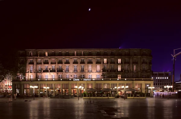 Hotel dom w pobliżu Katedra w Kolonii, Niemcy — Zdjęcie stockowe