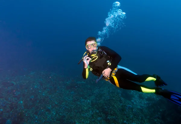 Diver, showing ok sign — Stock Photo, Image