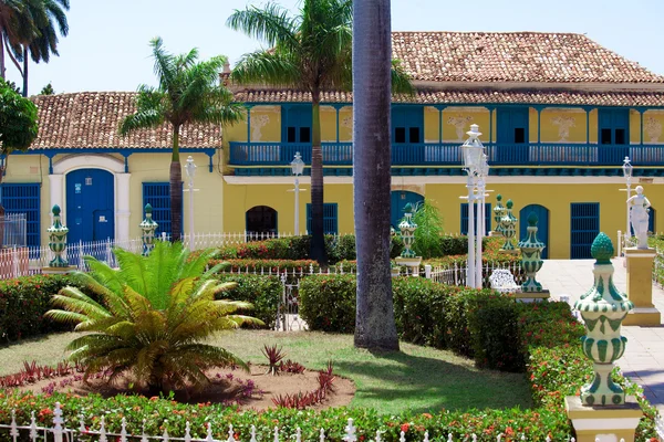 Paint gallery Casa-De-Rafael-Ortis, Trinidad, Cuba — Stock Photo, Image