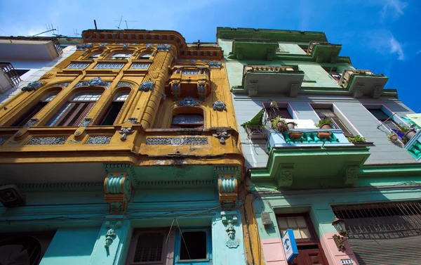 Typisches koloniales Haus in der Altstadt, Havanna, Kuba — Stockfoto