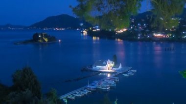 hızlandırılmış: Hava görünümünü vlacherna Manastırı, gece, Vigla, corfu, Yunanistan.