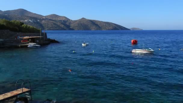 Barcos e islas pequeñas, Agios Nikolaos, Creta — Vídeos de Stock