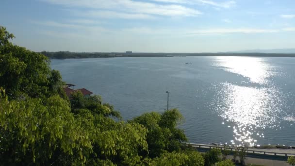 Вид на залив Сьенфуэгос из Паласио-де-Вьехо, Куба — стоковое видео