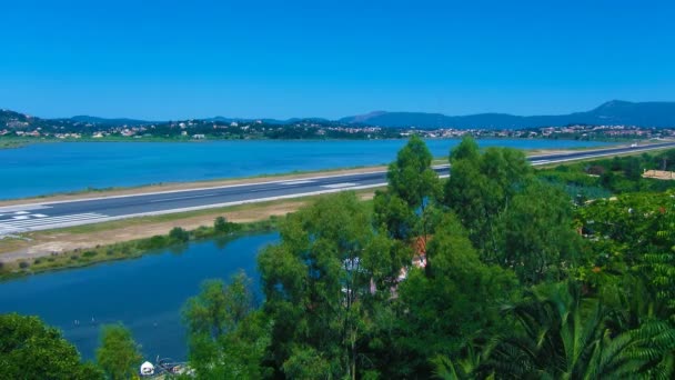 Time-lapse: banan i Korfus flygplats, Grekland. — Stockvideo