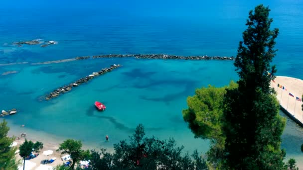 Hızlandırılmış: turist plajda tipik corfu, Yunanistan — Stok video