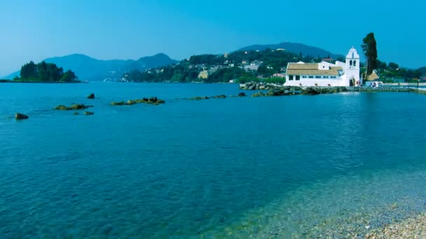 Time-lapse: Monastero Vlacherna di giorno, Kanoni, Corfù, Grecia . — Video Stock