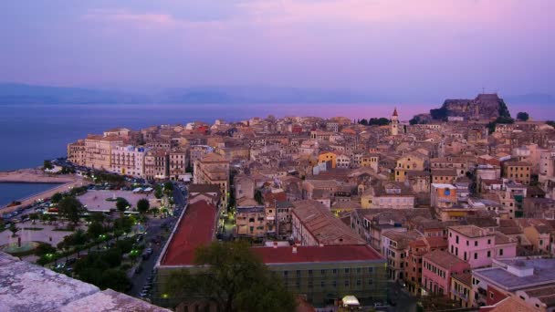 Zeitraffer: Luftaufnahme der Altstadt von der neuen Festung am Abend, Korfu, Griechenland — Stockvideo