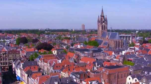 Nézd a Nieuwe a Oude kerk, Delft, Hollandia — Stock videók