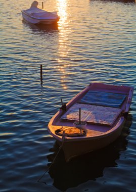 ağlar ve tekne, Vigla, corfu, Yunanistan ile günbatımı manzara