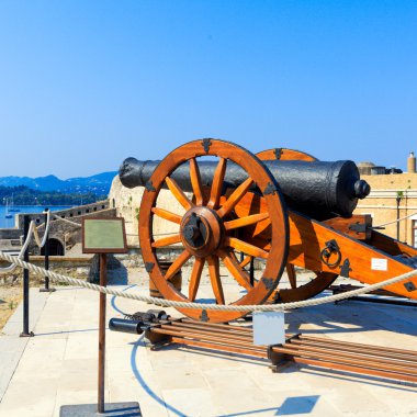 antika canon içinde eski kale, Korfu, corfu Island, Yunanistan