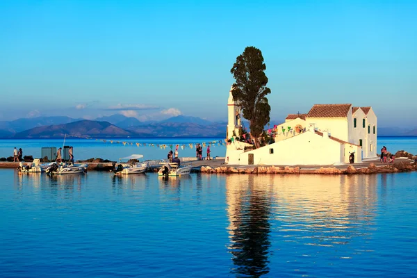 Sunset scene of Vlacherna monastery, Kanoni, Corfu, Greece — Stock Photo, Image