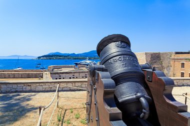 antika canon içinde eski kale, Korfu, corfu Island, Yunanistan