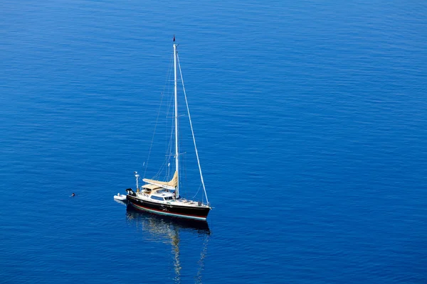 Single beatiful yacht — Stock Photo, Image