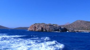 Akdeniz, Girit kayalarda etrafında hareketli kamera