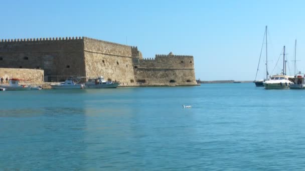 Fortaleza veneciana Koules y puerto, Heraklion, Creta — Vídeo de stock