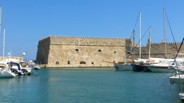 Ενετικό φρούριο Κούλες και το λιμάνι, Ηράκλειο, Κρήτη — Αρχείο Βίντεο