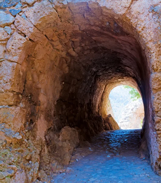 Entrada no túnel de pedra — Fotografia de Stock