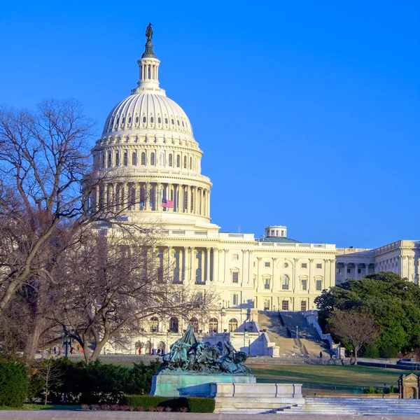 Capitol-byggnaden på dagen, washington dc — Stockfoto