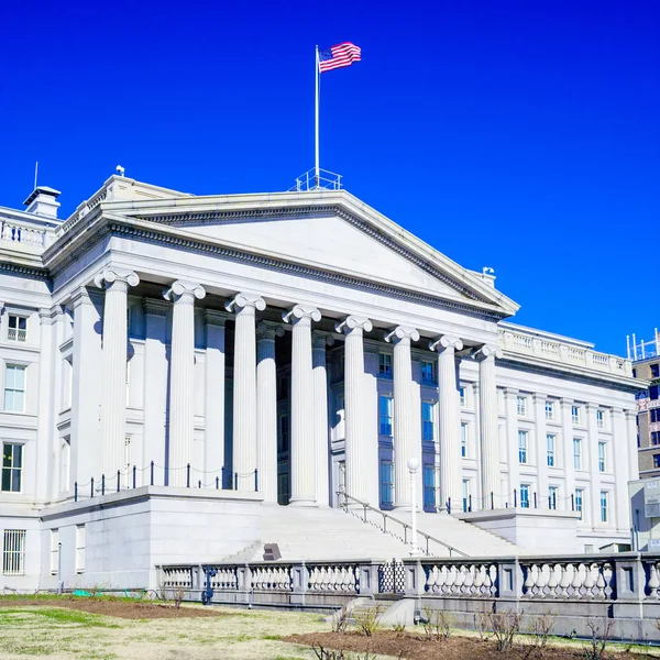 Treasury and Hamilton Statue, Washington DC — Stock Photo, Image