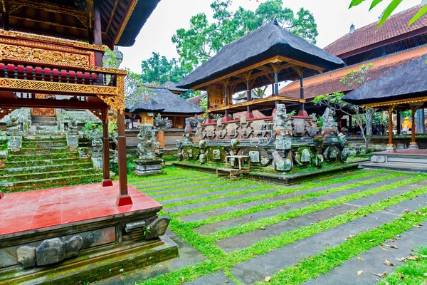 Traditionella hinduiska templet, bali — Stockfoto