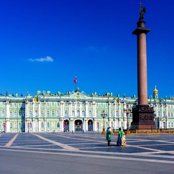 Coluna de Alexandre na praça do Palácio — Fotografia de Stock